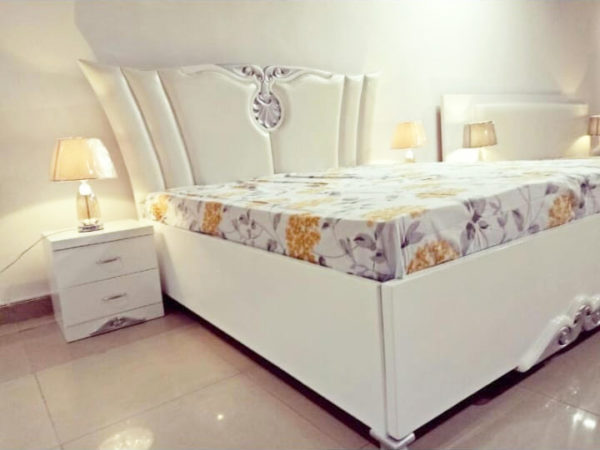 Daiugd White Bed - Image 2