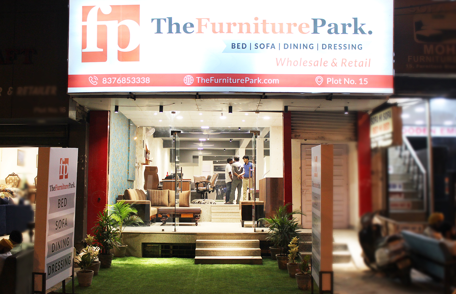Delhi Furniture House showroom